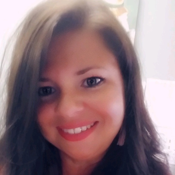 Meet your Posher, Stacy - Picture 1 of 1